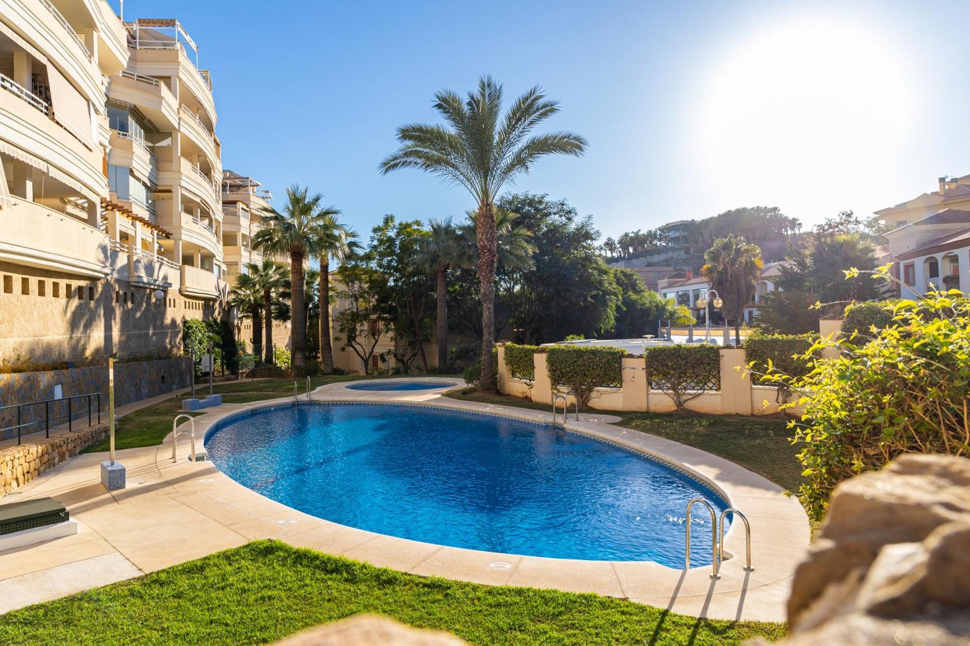 בנאלמדנה Holidays2Nueva Torrequebrada 2 Bedrooms And 2 Bathrooms, Terrace, Community Pool And Garage מראה חיצוני תמונה