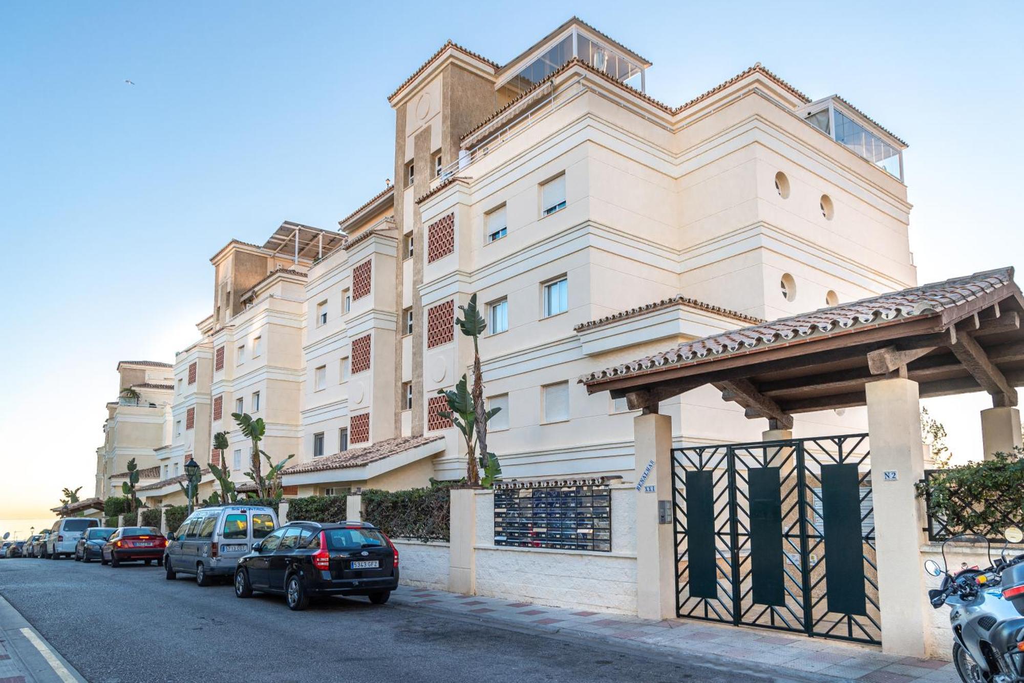 בנאלמדנה Holidays2Nueva Torrequebrada 2 Bedrooms And 2 Bathrooms, Terrace, Community Pool And Garage מראה חיצוני תמונה