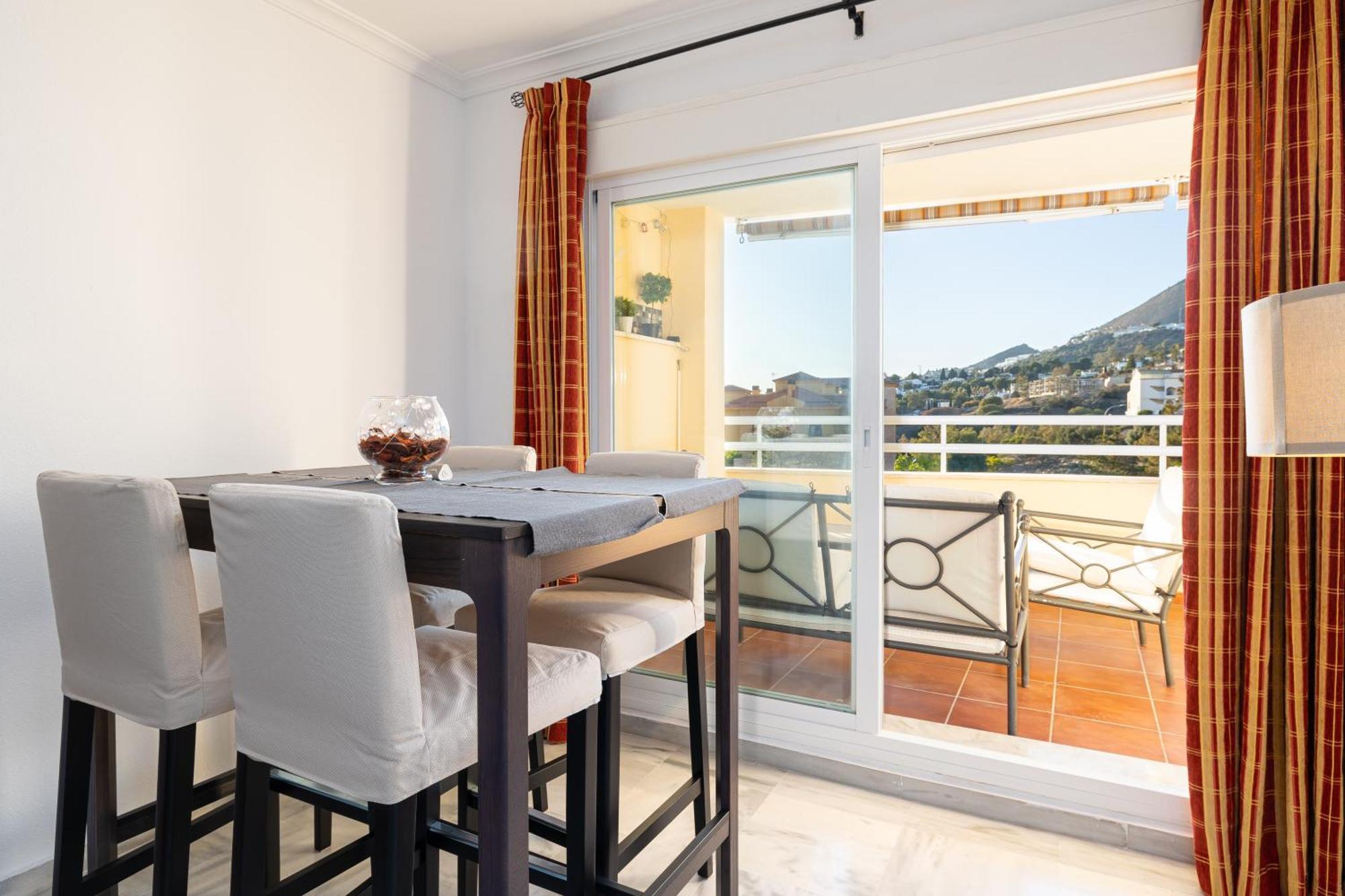 בנאלמדנה Holidays2Nueva Torrequebrada 2 Bedrooms And 2 Bathrooms, Terrace, Community Pool And Garage מראה חיצוני תמונה