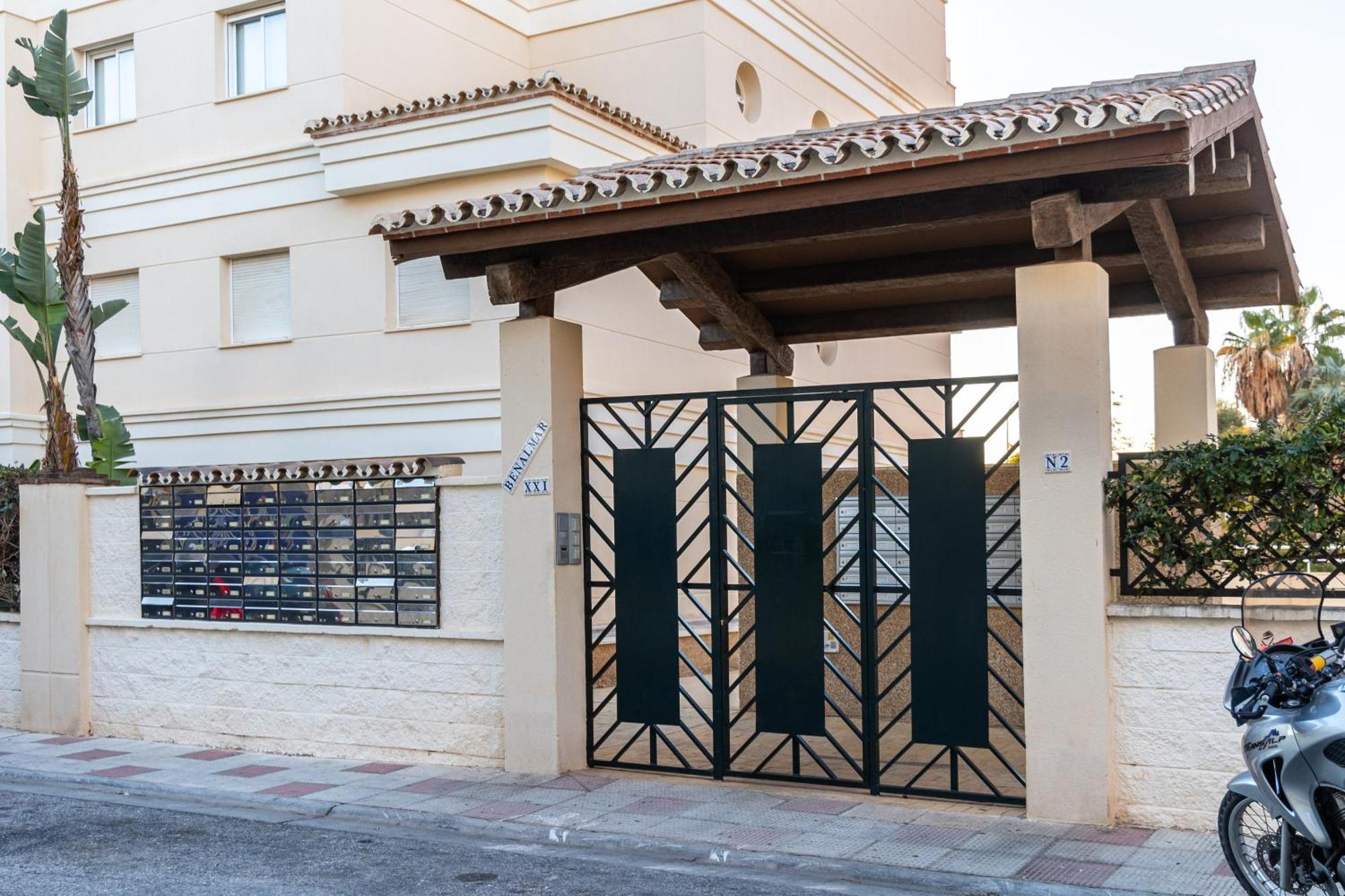 בנאלמדנה Holidays2Nueva Torrequebrada 2 Bedrooms And 2 Bathrooms, Terrace, Community Pool And Garage מראה חיצוני תמונה