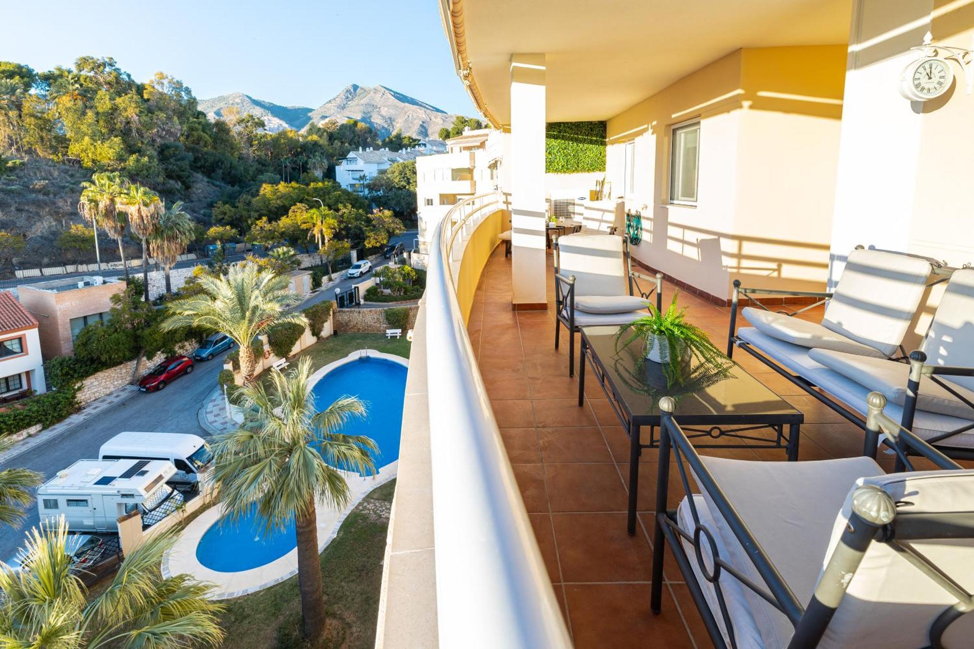 בנאלמדנה Holidays2Nueva Torrequebrada 2 Bedrooms And 2 Bathrooms, Terrace, Community Pool And Garage מראה חיצוני תמונה