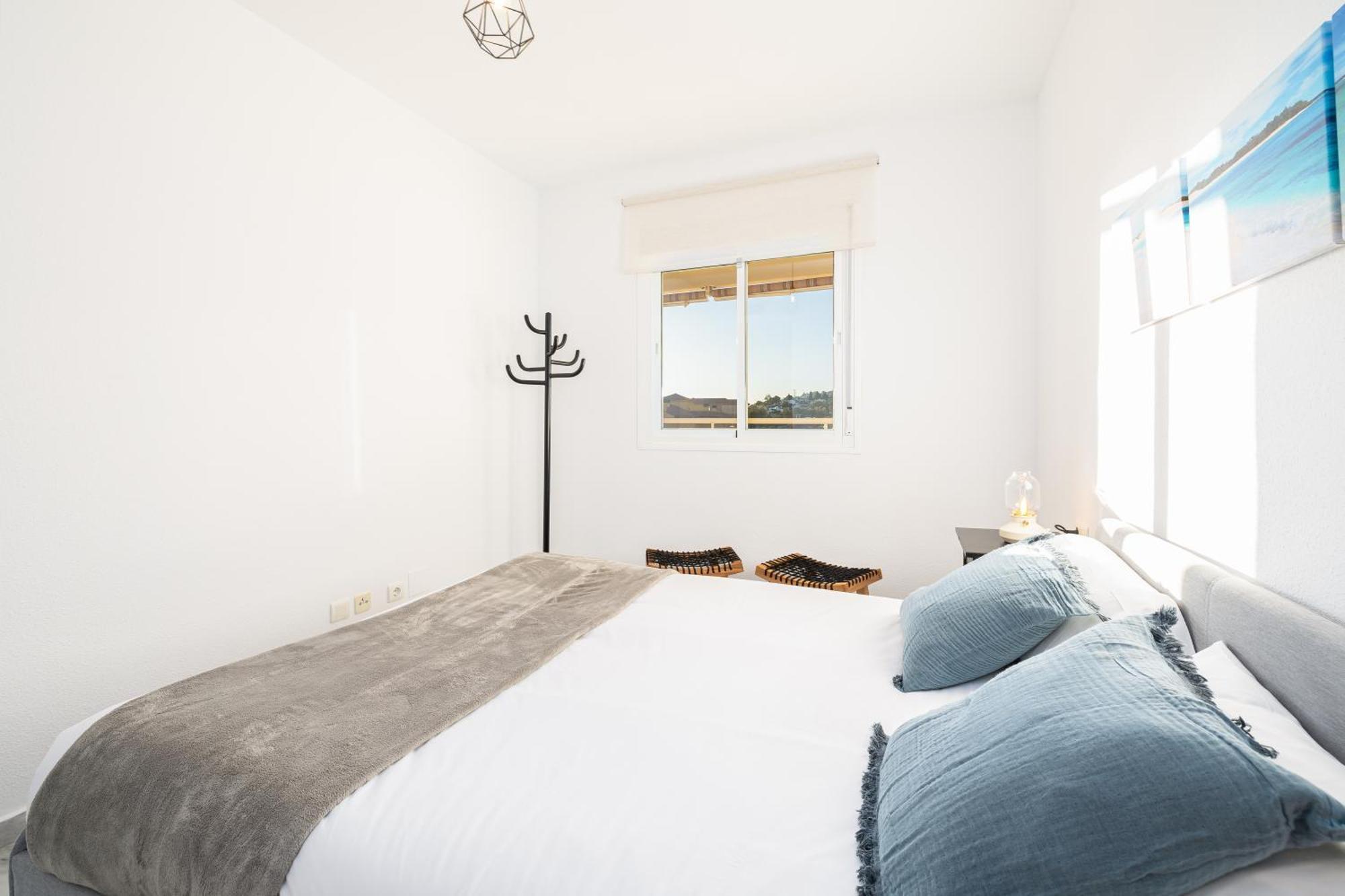 בנאלמדנה Holidays2Nueva Torrequebrada 2 Bedrooms And 2 Bathrooms, Terrace, Community Pool And Garage מראה חיצוני תמונה