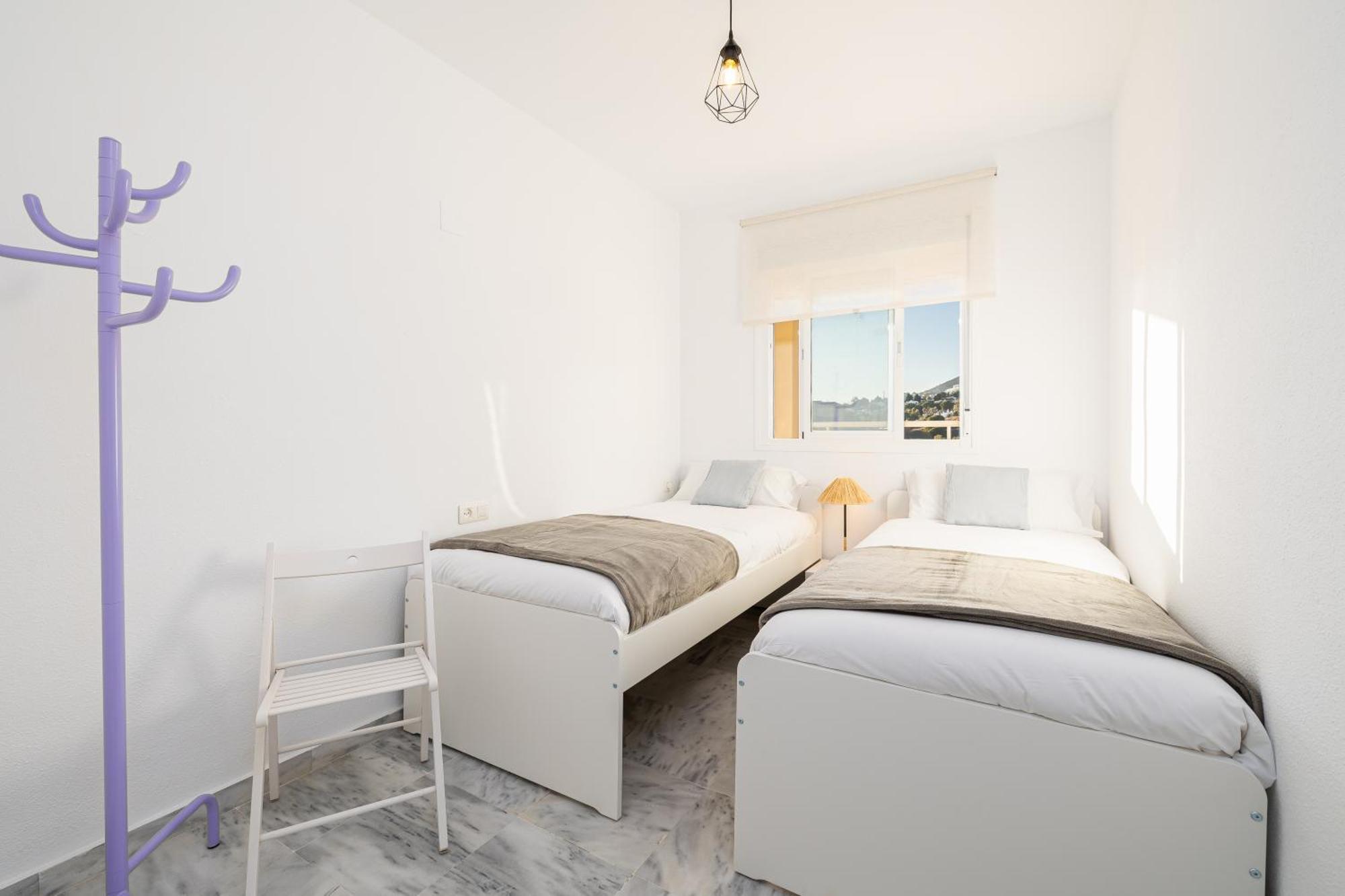 בנאלמדנה Holidays2Nueva Torrequebrada 2 Bedrooms And 2 Bathrooms, Terrace, Community Pool And Garage מראה חיצוני תמונה